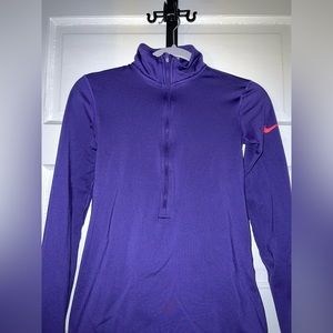 Women’s Nike long sleeve 1/2 zip